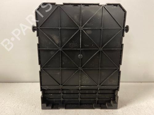 Used Fuse box Fuse box 39550024 39550024