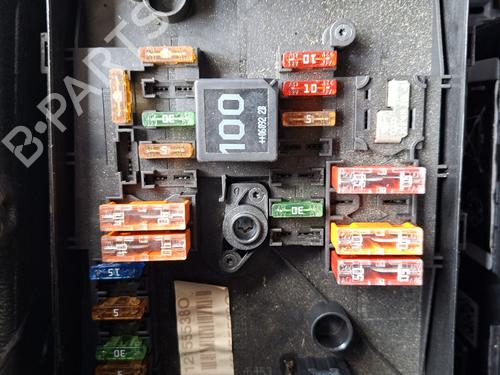 Used Fuse box Fuse box 37509889 37509889