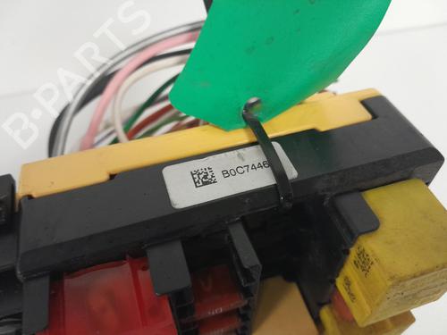 Used Fuse box Fuse box 38941580 38941580