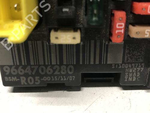 Used Fuse box Fuse box PEUGEOT 308 I (4A_, 4C_) 1.6 HDi (90 hp) 33601351 33601351