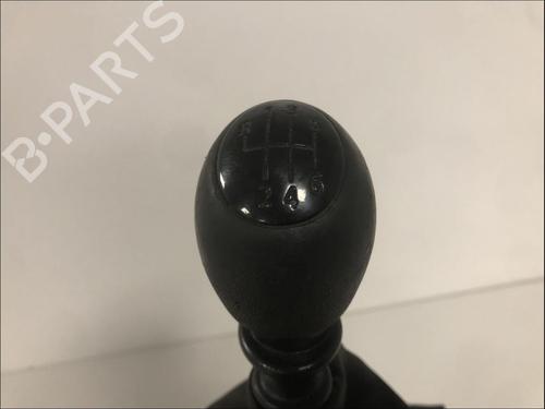 Used Gear lever Gear lever RENAULT MASTER II Van (FD) 2.5 dCi (FD01, FD02, FD21, FD22, FD31, FD32, FD3Y, FD71,... (120 hp) 33586296 33586296