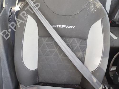 front-right-seatbelt-dacia-sandero-ii-2012-35908471 main image