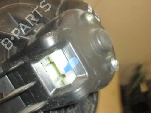 Used Heater blower motor Heater blower motor RENAULT MASTER III Van (FV) 2.3 dCi 100 FWD (FV0A, FV0B, FV0G, FV0K, FV0H) (101 hp) 33572558 33572558