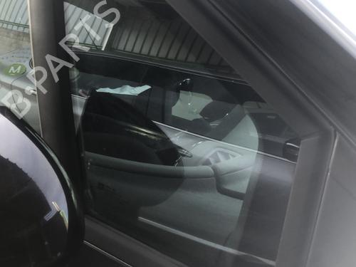 front-right-quarter-glass-opel-meriva-b-mpv-s10-2010-2011-2012-2013-2014-2015-2016-2017-33990449 main image