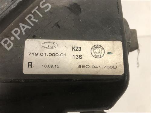 Used Right front fog light Right front fog light SKODA OCTAVIA III (5E3, NL3, NR3) 2.0 TDI (150 hp) 33581719 33581719