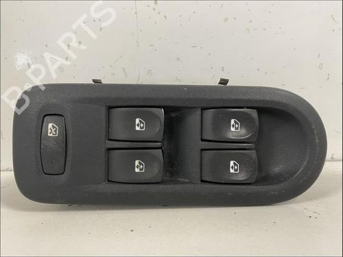 Used Switch Switch RENAULT CLIO III (BR0/1, CR0/1) [2005-2014] 33575301 33575301