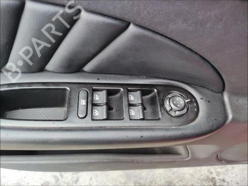 Used Left front window switch Left front window switch ALFA ROMEO 159 (939_) 2.2 JTS (939AXB1B, 939AXB11) (185 hp) 33583600 33583600