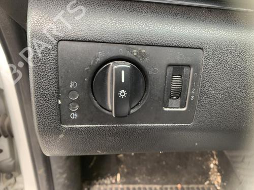 Mando luces Mando luces MERCEDES-BENZ B-CLASS Sports Tourer (W245) B 180 CDI (245.207) (109 hp) 36577812 36577812