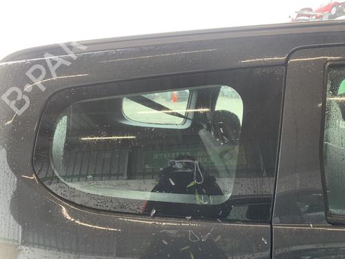 rear-right-quarter-glass-dacia-lodgy-js_-2012-35912349 main image
