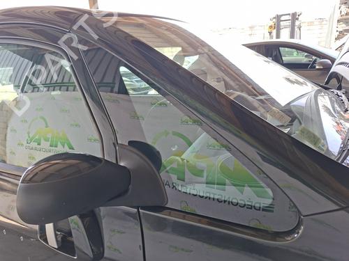 front-right-quarter-glass-peugeot-1007-km_-2005-37187993 main image