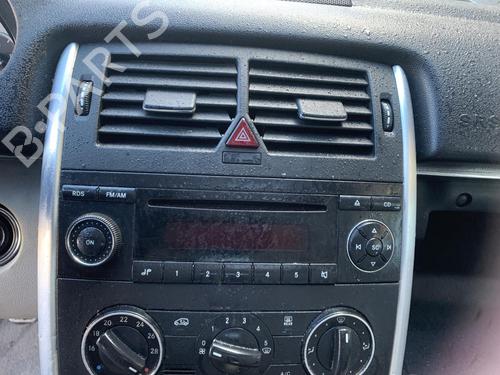 Used Radio Radio MERCEDES-BENZ B-CLASS Sports Tourer (W245) B 180 CDI (245.207) (109 hp) 33601087 33601087