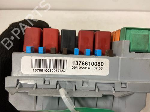 Used Fuse box Fuse box 39256757 39256757