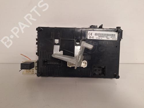 Used Fuse box Fuse box 36149299 36149299