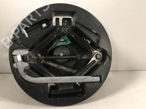 Used Jack Kit Jack Kit FIAT 500 (312_) 1.2 (312AXA1A) (69 hp) 33730980 33730980