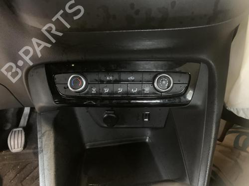 Used Climate control Climate control OPEL CORSA F (P2JO) 1.2 (68) (101 hp) 35912335 35912335