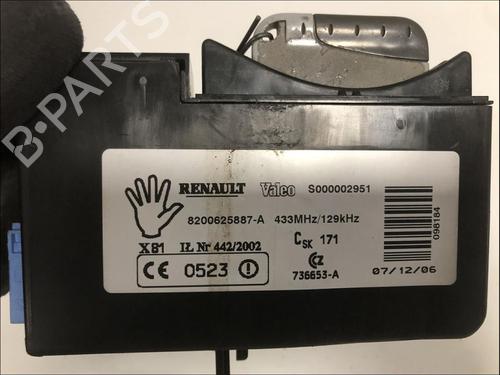 Used Card reader Card reader RENAULT ESPACE IV (JK0/1_) 2.0 dCi (JK01, JK02, JK1J, JK1K, JK1H) (150 hp) 34705188 34705188