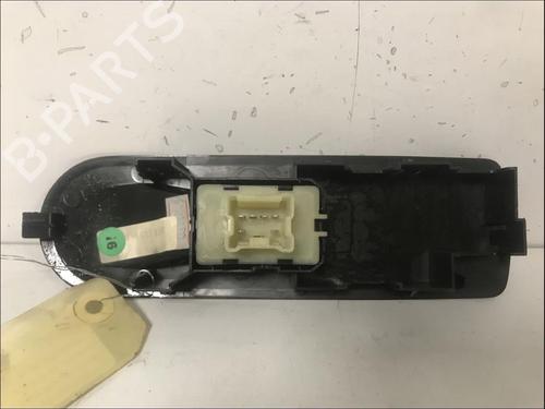 Used Right front window switch Right front window switch RENAULT CLIO IV (BH_) 1.5 dCi 90 (90 hp) 33576438 33576438