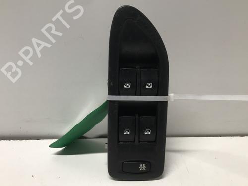 Used Left front window switch Left front window switch RENAULT LAGUNA II Grandtour (KG0/1_) 1.9 dCi (KG0G) (120 hp) 33588438 33588438