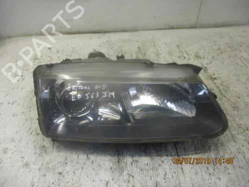 Used Right headlight Right headlight RENAULT SAFRANE II (B54_) 2.2 dT (B54G) (113 hp) 33572453 33572453