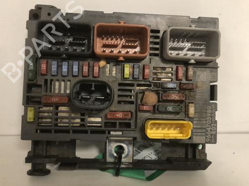 Used Fuse box Fuse box PEUGEOT 5008 (0U_, 0E_) 1.6 HDi (110 hp) 33594848 33594848