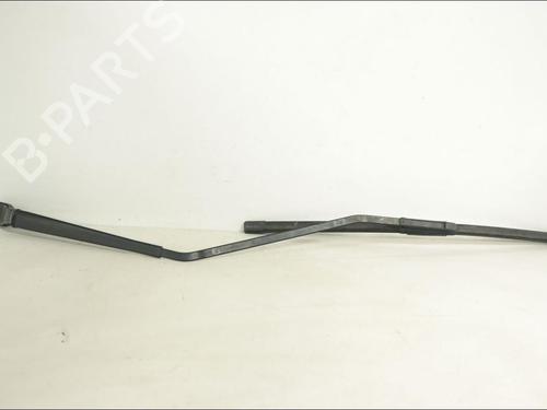 Used Front windshield wiper arm Front windshield wiper arm 33574696 33574696