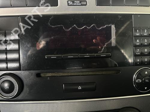 Used Radio Radio MERCEDES-BENZ CLK (C209) CLK 320 CDI (209.320) (224 hp) 33731141 33731141