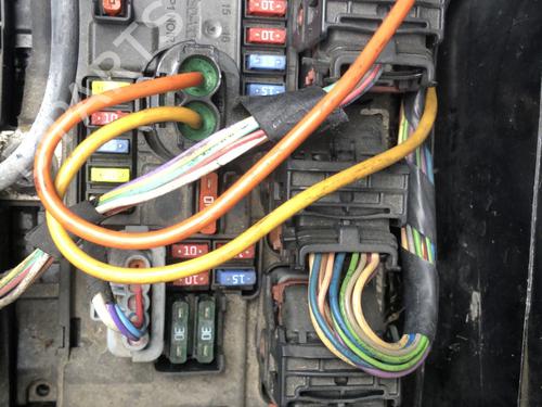fuse-box-citroen-c3-picasso-sh_-2008-35914706 main image
