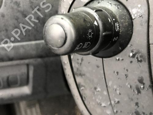 switch-renault-clio-iii-br01-cr01-2005-2006-2007-2008-2009-2010-2011-2012-2013-2014-33604086 main image