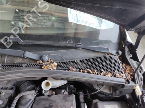 Used Front wiper motor Front wiper motor PEUGEOT 2008 I (CU_) 1.2 THP 110 / PureTech 110 (110 hp) 33589571 33589571