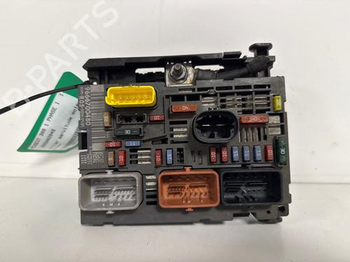 Used Fuse box Fuse box 37254669 37254669