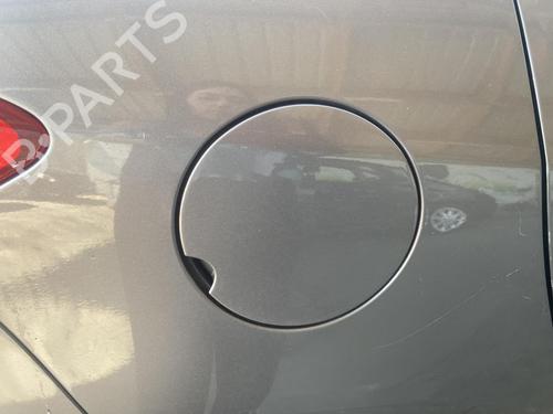 fuel-flap-renault-megane-iii-hatchback-bz01_-b3_-2008-37256143 main image