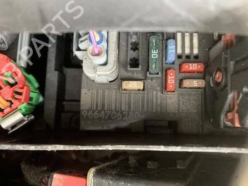 Used Fuse box Fuse box PEUGEOT 308 I (4A_, 4C_) 1.6 HDi (109 hp) 33601966 33601966