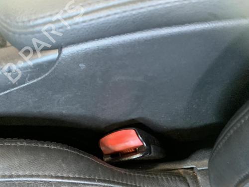 Engache cinturón Engache cinturón RENAULT LAGUNA III (BT0/1) 2.0 dCi (BT07, BT0J, BT14, BT1A, BT1S) (131 hp) 33595940 33595940