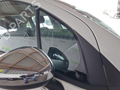 front-right-quarter-glass-citroen-c3-ii-sc_-2009-36344800 main image
