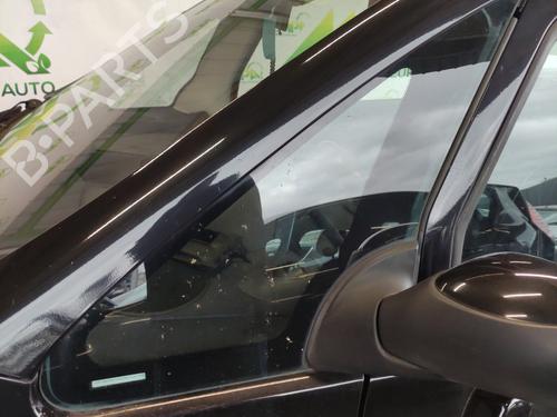 front-left-quarter-glass-peugeot-1007-km_-2005-35911367 main image