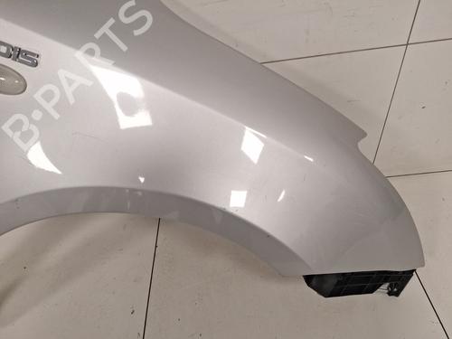 Used Right front fenders Right front fenders SUZUKI SWIFT III (MZ, EZ) 1.3 DDiS (RS413D) (69 hp) 33592764 33592764