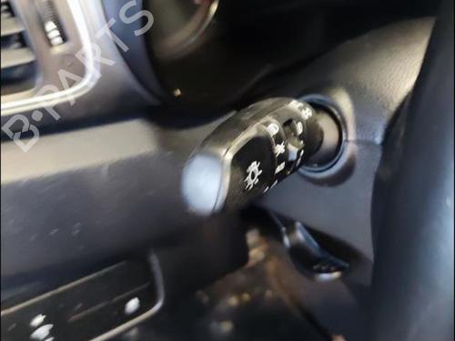 switch-kia-carens-iv-2013-35906851 main image