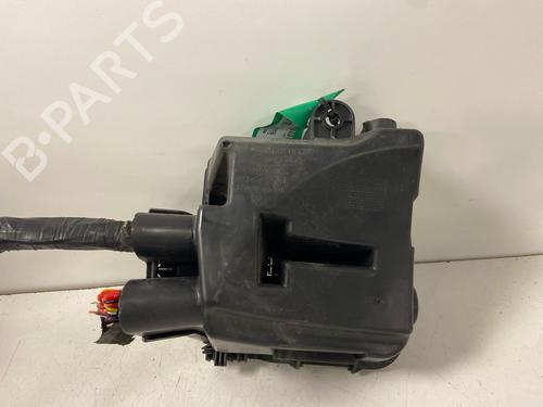 Used Fuse box Fuse box 35912136 35912136