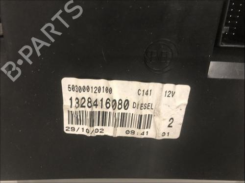 Used Instrument cluster Instrument cluster PEUGEOT BOXER Van (244) 2.8 HDi 4x4 (128 hp) 33584937 33584937