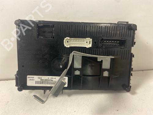 Used Fuse box Fuse box 37255933 37255933