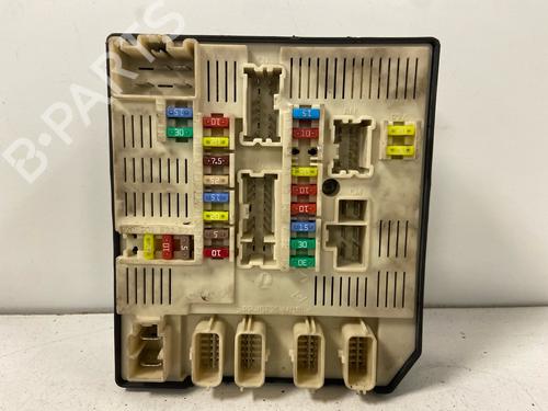 fuse-box-renault-megane-iii-hatchback-bz01_-b3_-2008-37255402 main image