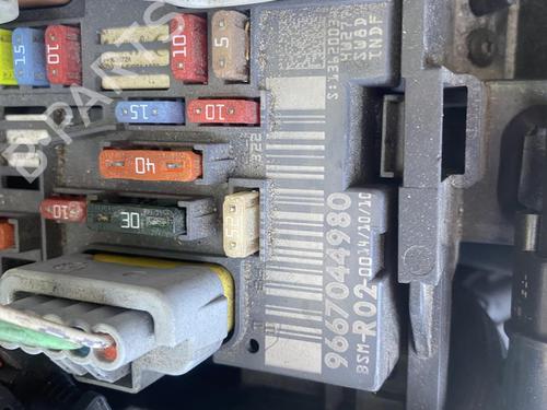 Used Fuse box Fuse box 36816925 36816925