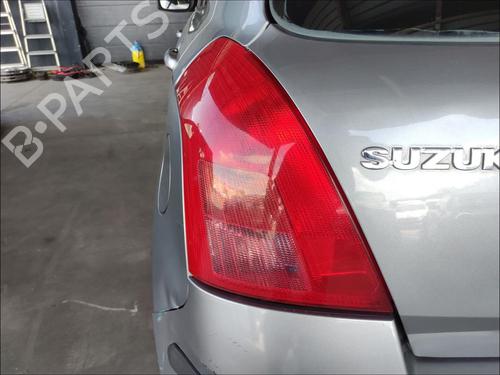 Used Left taillight Left taillight SUZUKI SWIFT III (MZ, EZ) 1.3 (RS413, ZC11S) (92 hp) 35908730 35908730