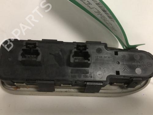 Used Left front window switch Left front window switch CITROËN C5 I (DC_) 2.2 HDi (DC4HXB, DC4HXE) (133 hp) 33595785 33595785