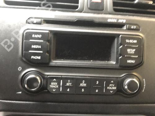 Used Radio Radio KIA RIO III (UB) 1.4 CRDi (90 hp) 33601216 33601216