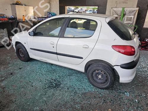 Used Parts PEUGEOT 206 Hatchback (2A/C) 1.4 i 4908496