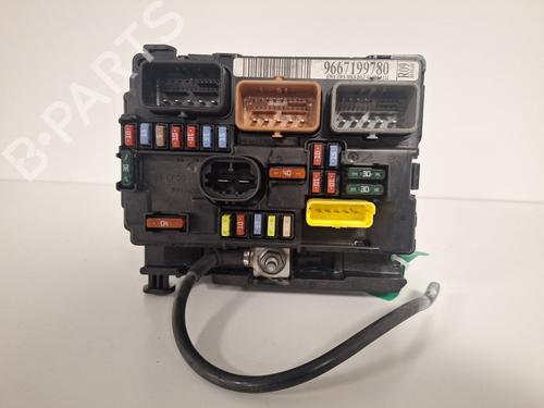 fuse-box-citroen-c3-ii-sc_-2009-33592118 main image