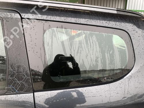 rear-left-door-window-dacia-lodgy-js_-2012-33597040 main image