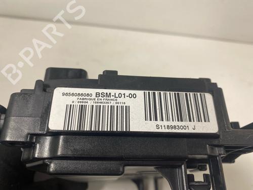 Used Fuse box Fuse box PEUGEOT 407 (6D_) 2.0 HDi 135 (6DRHRH, 6DRHRE, 6DRHRG, 6DRHRJ) (136 hp) 34359192 34359192