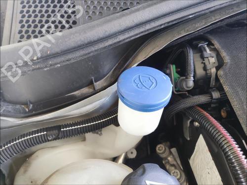 windscreen-washer-tank-citroen-c4-cactus-2014-35907970 main image